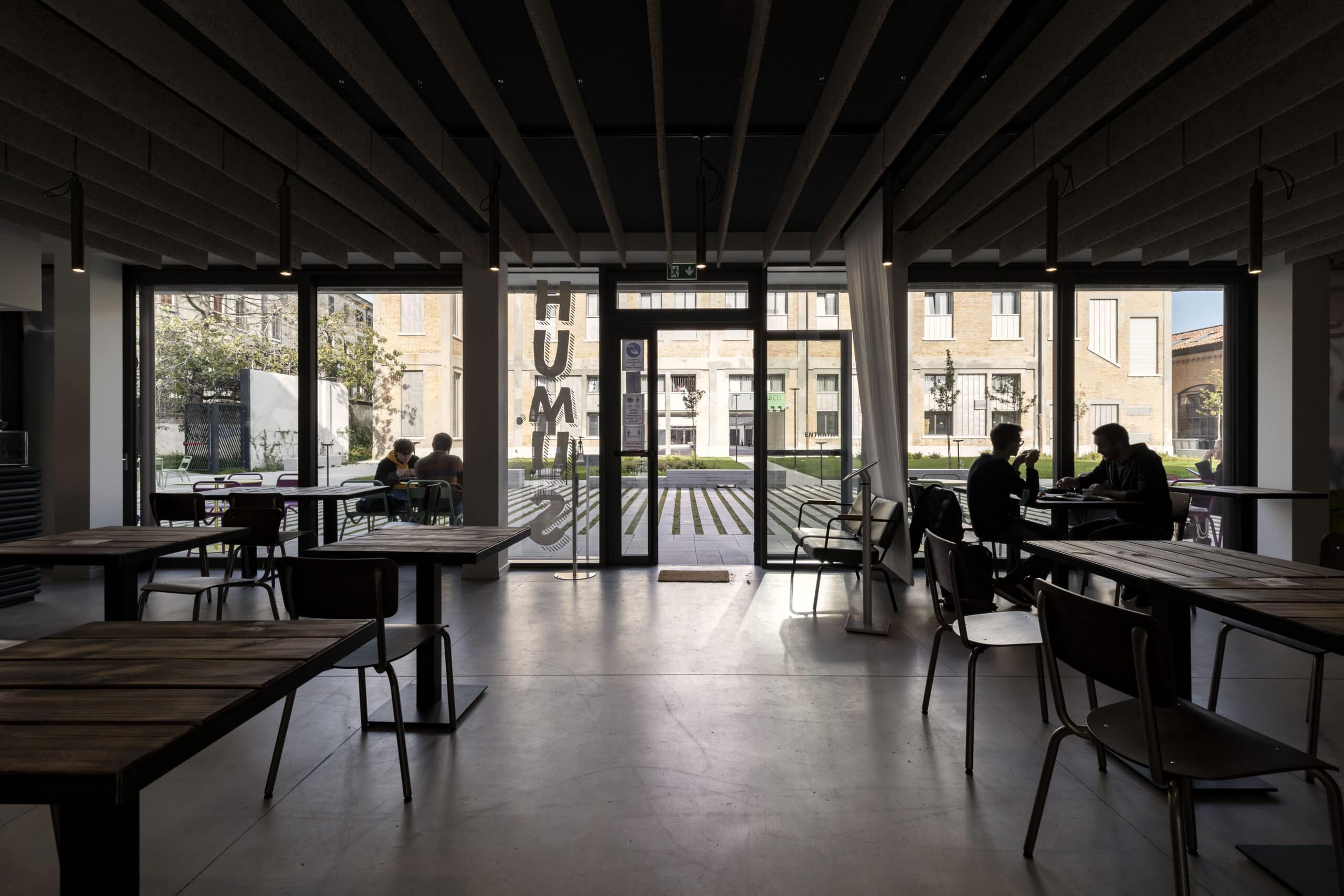 Humus Restaurant_3